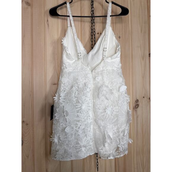 NWT Lulus Exceedingly Lovely White Applique Floral Backless Mini Dress Party S - Picture 5 of 9